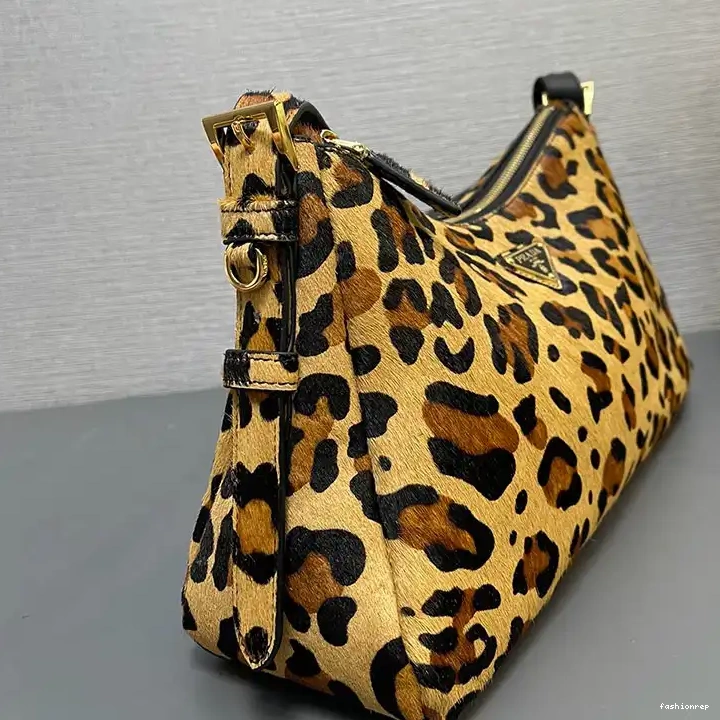 Fashionrepsfam ru 2411YA0017 Bags Prada 0825
